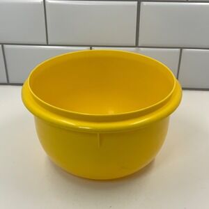 Vintage Tupperware Wonderlier Yellow Mixing Bowl 271-10 Made in USA 7 inch